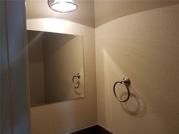 3rd image of 2315 Bloomfield Dr