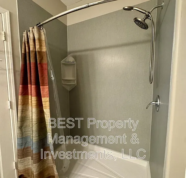 8130 Kings Creek Dr — Photo 17