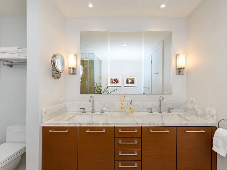 301 Mission St #40D — Photo 17