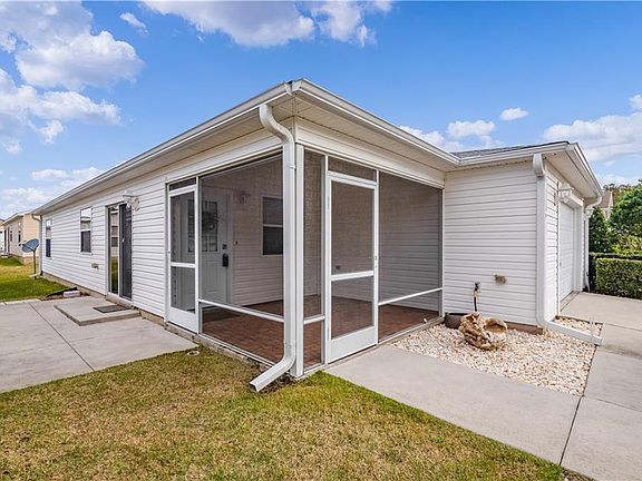 3rd image of 293 Katherine Pl