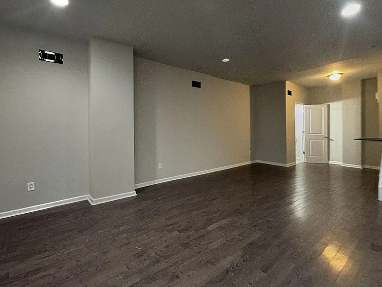 5515 Ludlow St — Photo 12