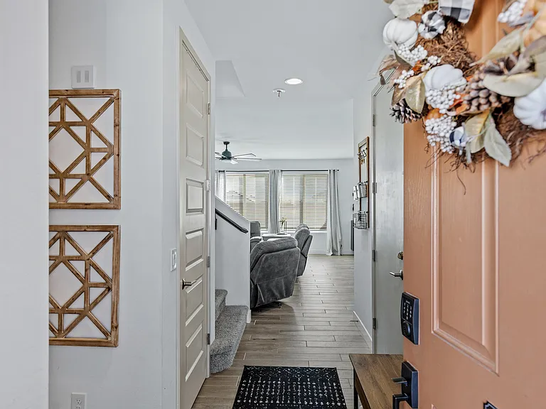 14233 W Cottontail Ln — Photo 3