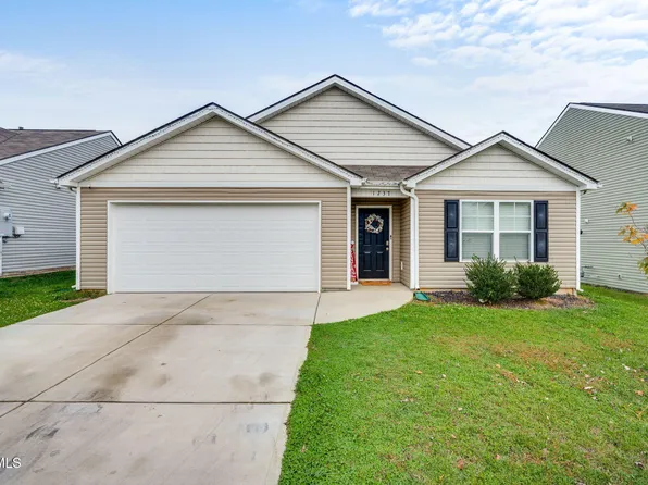 1237 Stamp Lodge Rd, Kingsport, TN 37660