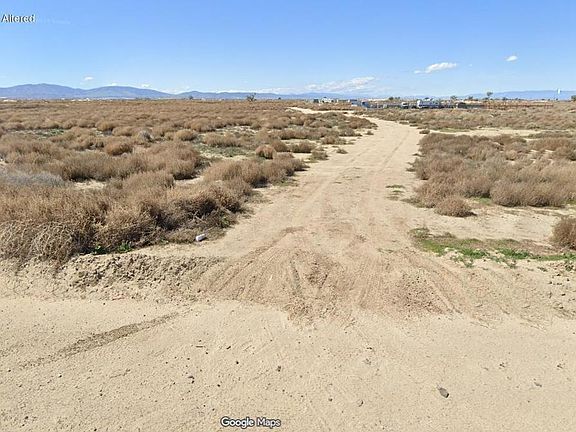 2nd image of 65 Th St E #L4
