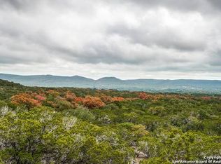 523 Blessing Ln, Utopia, TX 78884