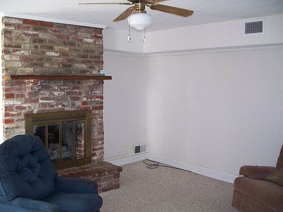 4th image of 26 E 4th St
