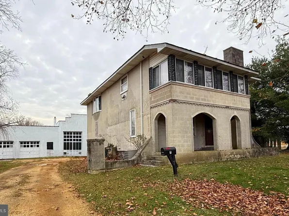 7 W Almond St, Vineland, NJ 08360