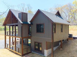 1038 Bluebird Rd, Mineral Bluff, GA 30559