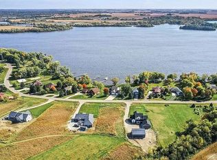 4136 Wells Lake Ct, Faribault, MN 55021