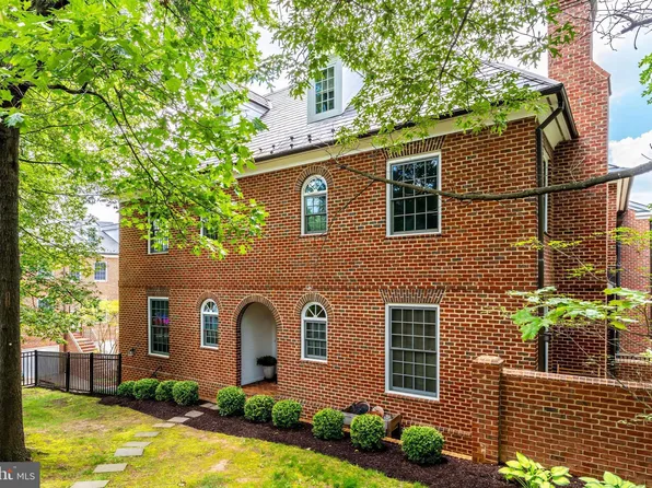 1107 Kensington Rd, Mc Lean, VA 22101