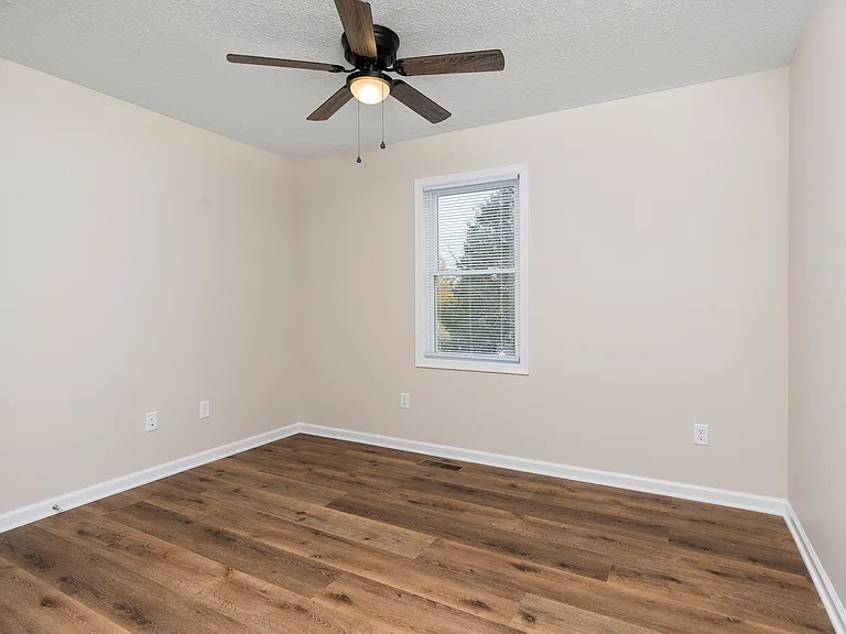 635 N Bayard Ave — Photo 20