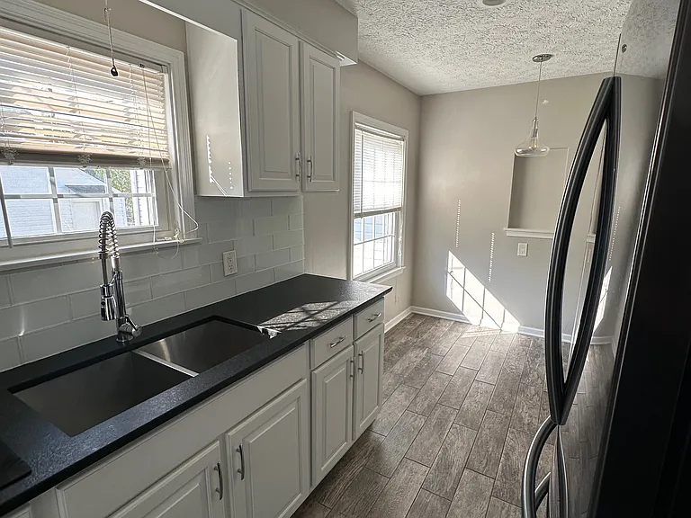 387 E Royal Forest Blvd — Photo 26