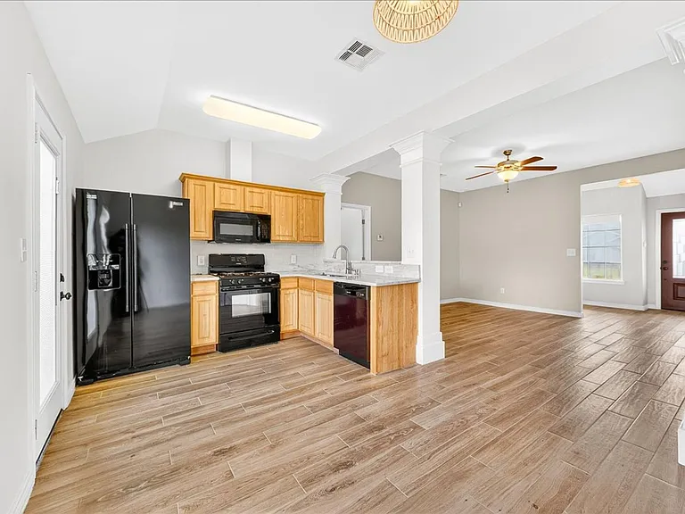 2314 Blue Star Dr — Photo 14