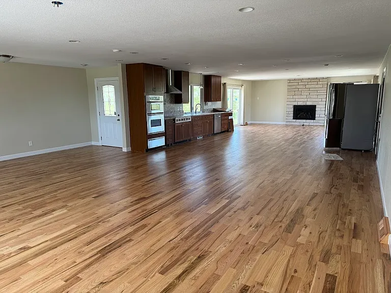 202 N Main St — Photo 21