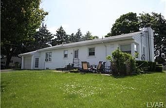 3rd image of 2729 Easton Ave
