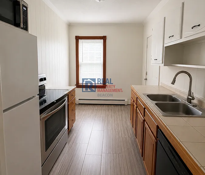 24 West St #3 — Photo 4