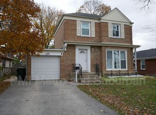 7 Elm St, Glenview, IL 60025