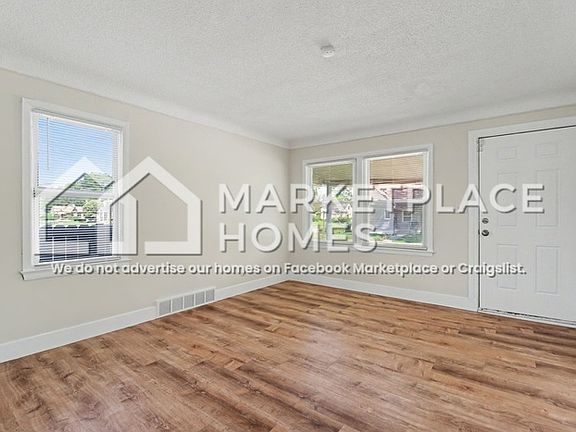 5th image of 8111 Warwick St