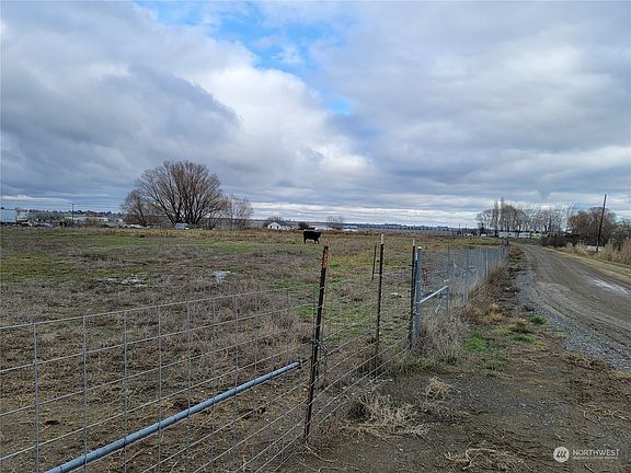2nd image of 51 Lake Drive