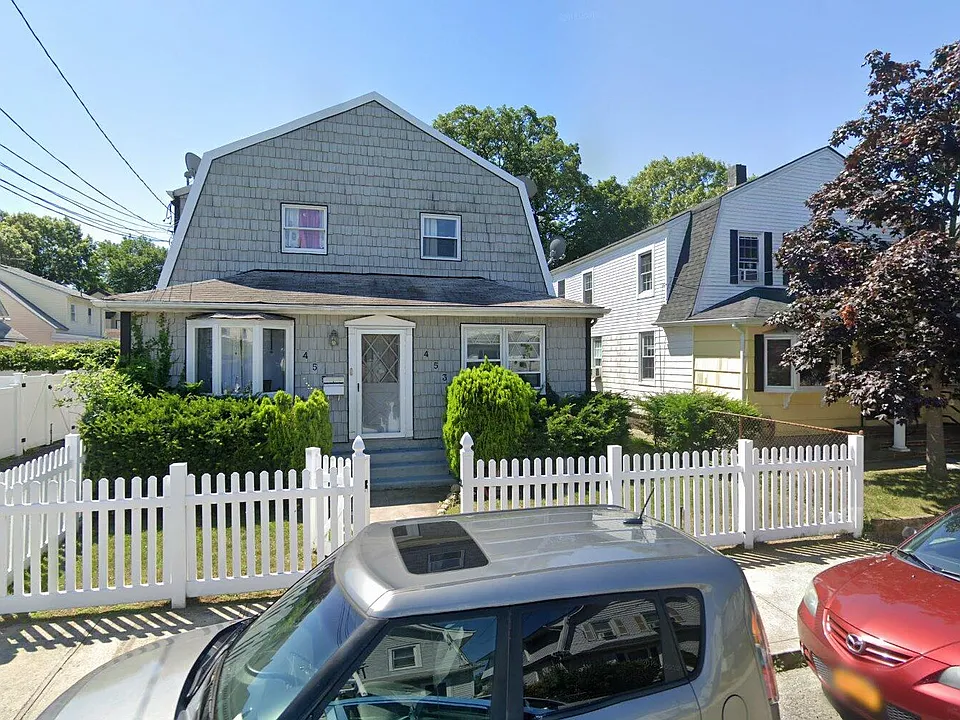 453 Court Ave
