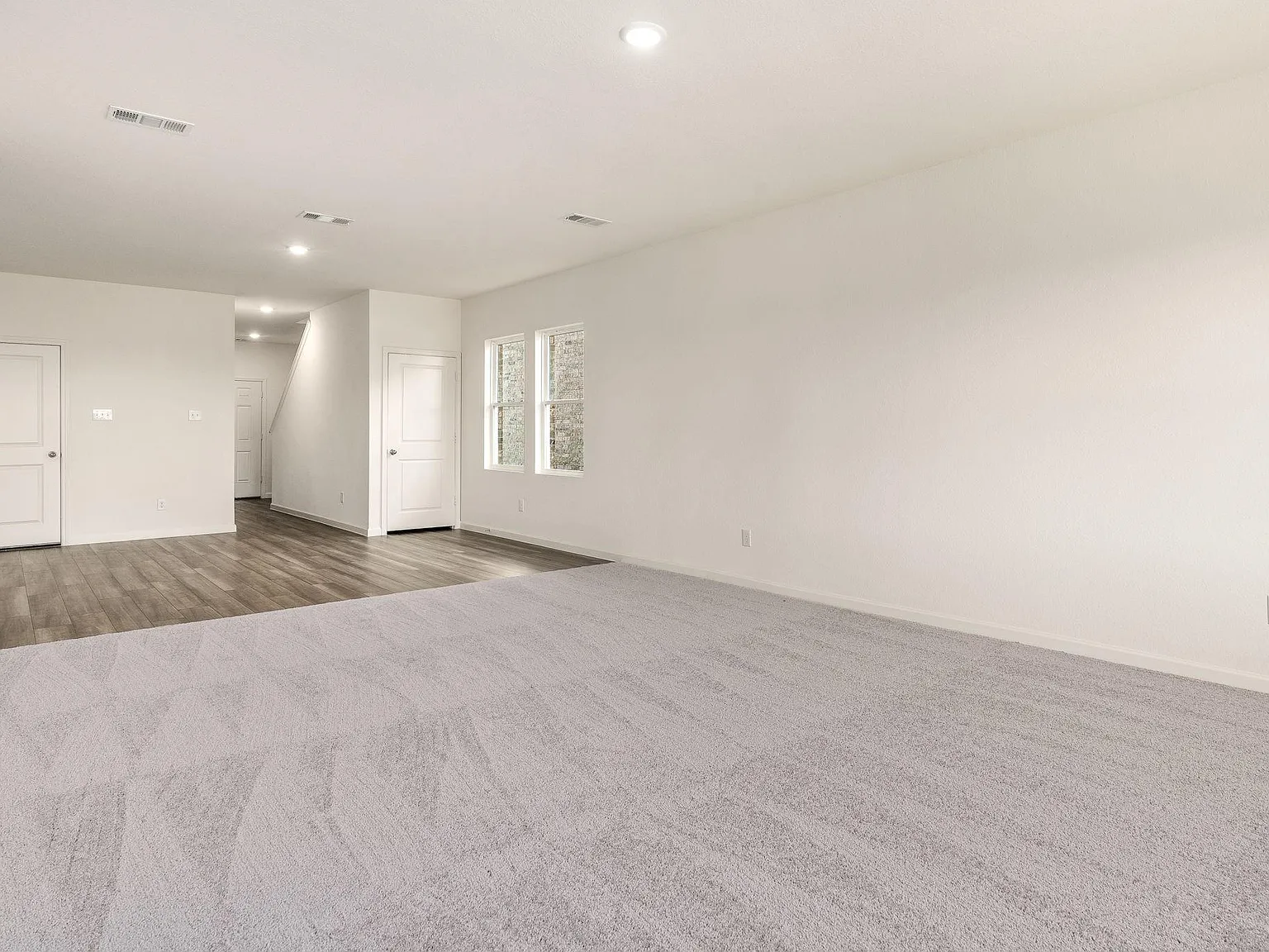 5 bed, 2609 sqft, $1,995 — Photo 4
