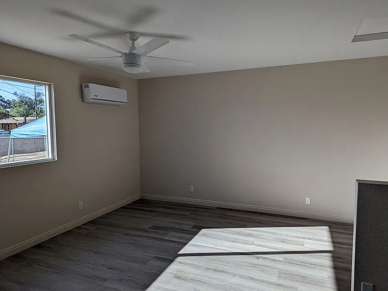 526 D St — Photo 2