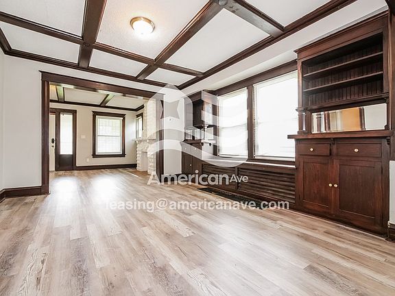 284448_004_living_room_5.jpg