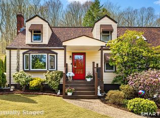 146 Village St, Northford, CT 06472