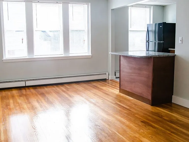11 - 17 Beach Road Apartments — Photo 5