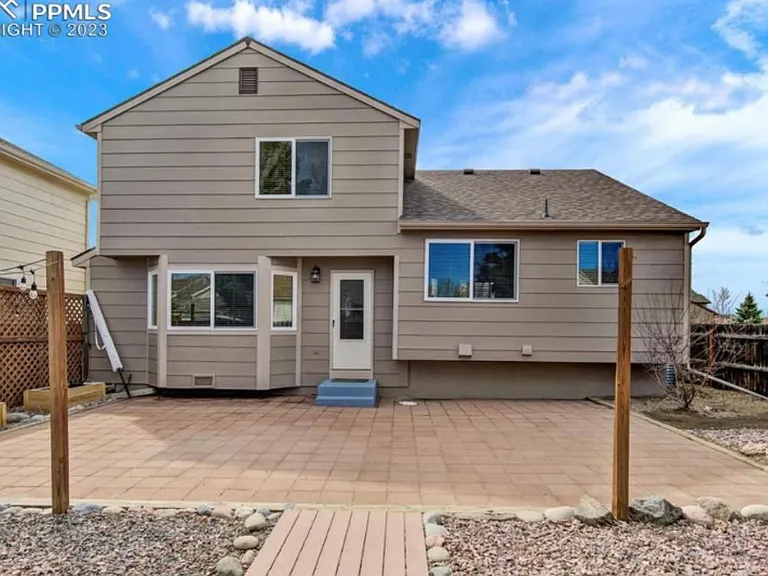 5738 Vermillion Bluffs Dr — Photo 16