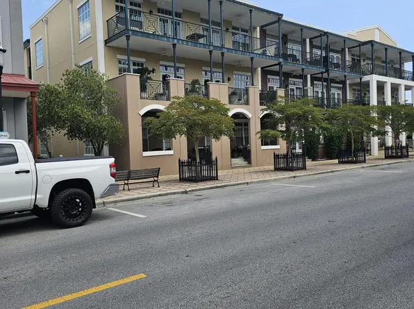 108 S Alcaniz St Unit 108, Pensacola, FL 32502