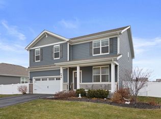 696 Kentshire Cir, Elgin, IL 60124