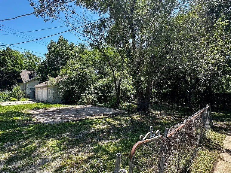 8001 Euclid Ave — Photo 22