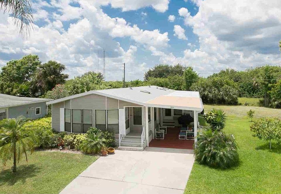 1st image of 1309 Barefoot Cir