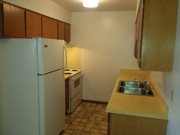 205 W Valley St #8, Dodgeville, WI 53533