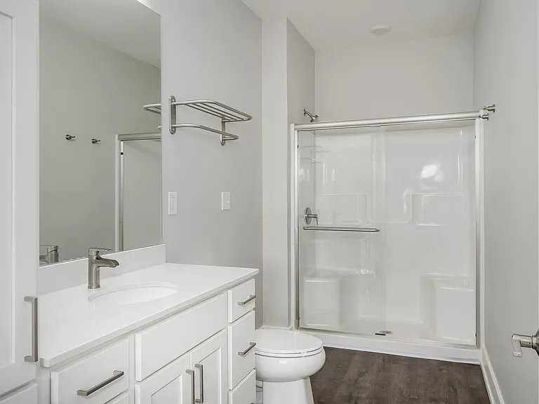 Knob Hill Apartments — Photo 13