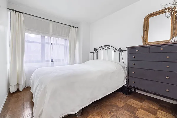 Rented by Metropolitan Property Group | media 10