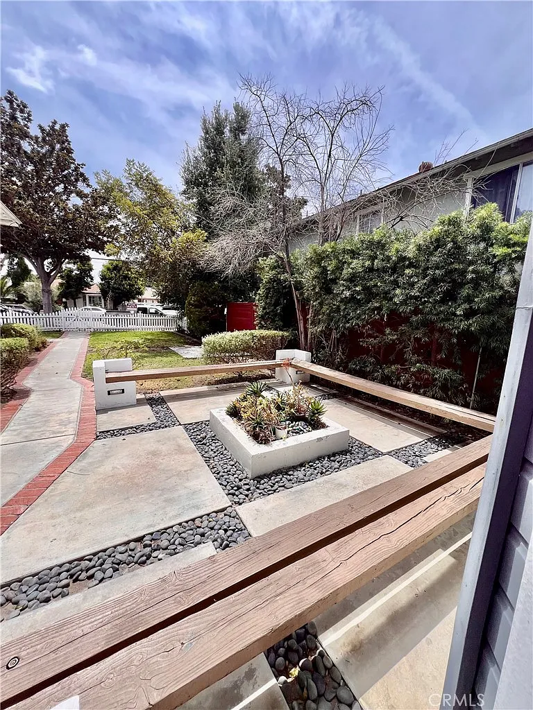 3 bed, 1750 sqft, $4,650 — Photo 4