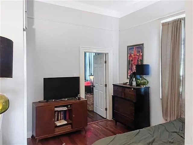 3 bed, 1.0 bath, 1100 sqft, $1,600 — Photo 3