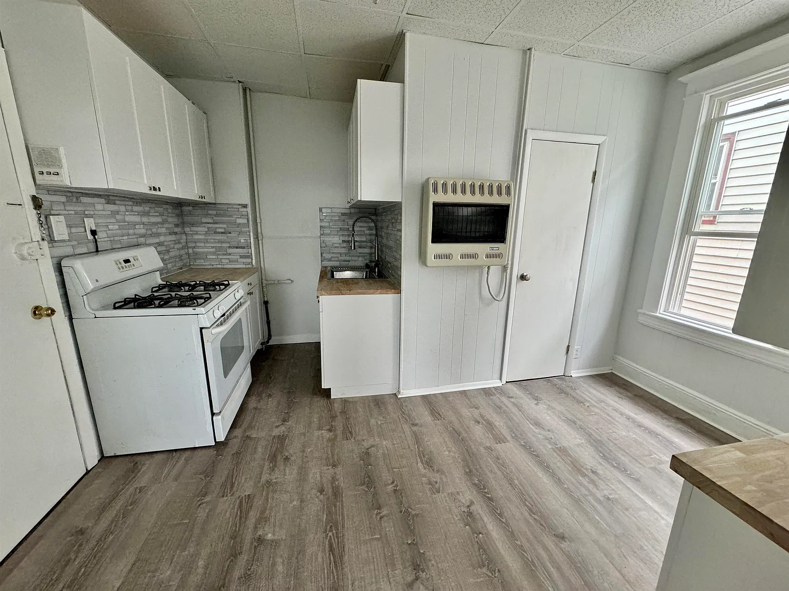 1 bed, 1.0 bath, 400 sqft, $1,600 — Photo 3