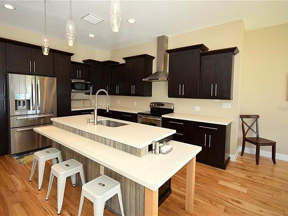 5th image of 12920 Poinsettia Ave