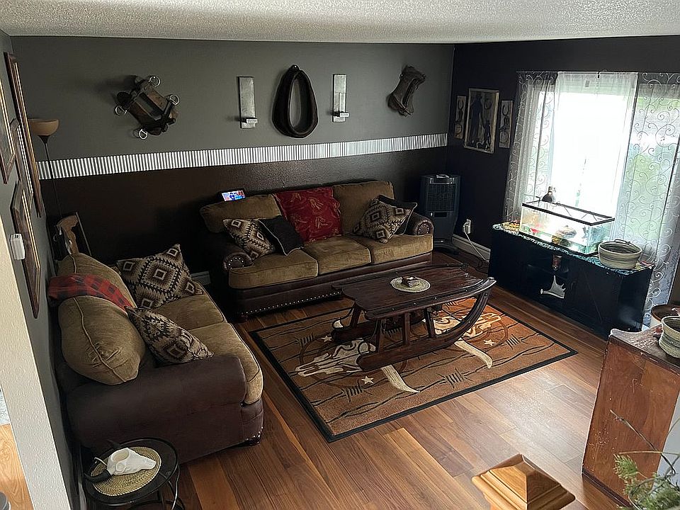 1st image of 800 Eisenhower Dr