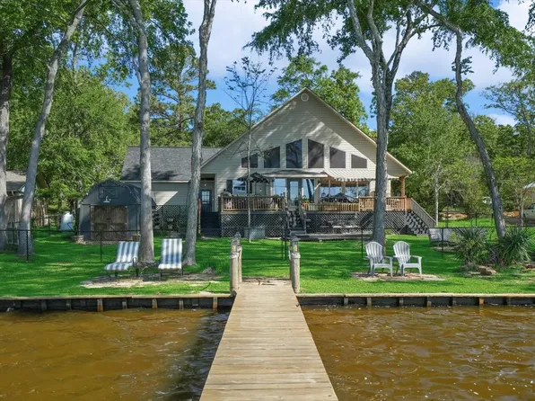 907 Callender Lake Dr, Murchison, TX 75778