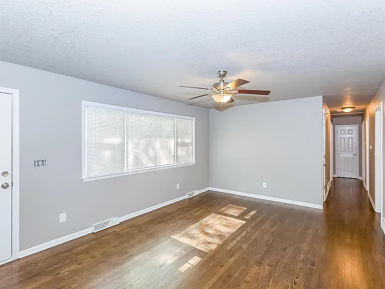 5800 N Belton Ave — Photo 4