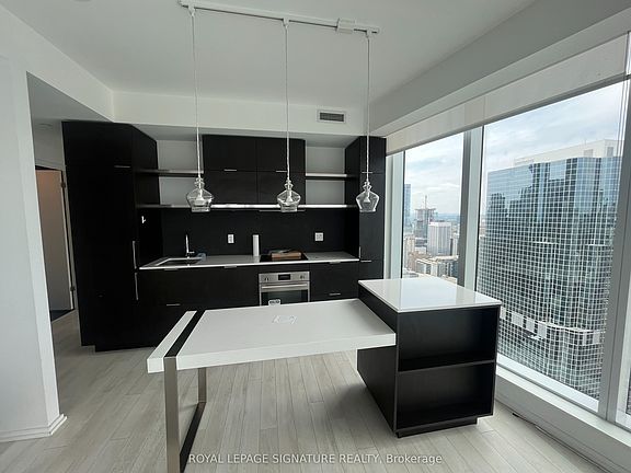 4th image of 197 Yonge St #3802