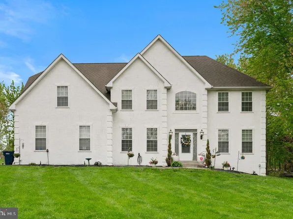 32 Meadow Ln, Pottstown, PA 19465