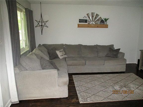 3rd image of 24297 Vincent Dr