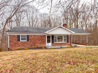 3002 Denwood Dr, Claremont, NC 28610