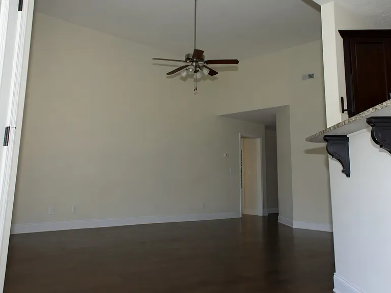 1275 Eagles View Dr — Photo 3