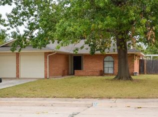 731 Arlington Dr, Yukon, OK 73099